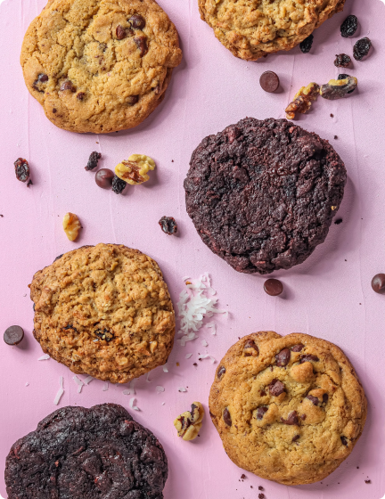 Oatmeal cookies with golden raisins